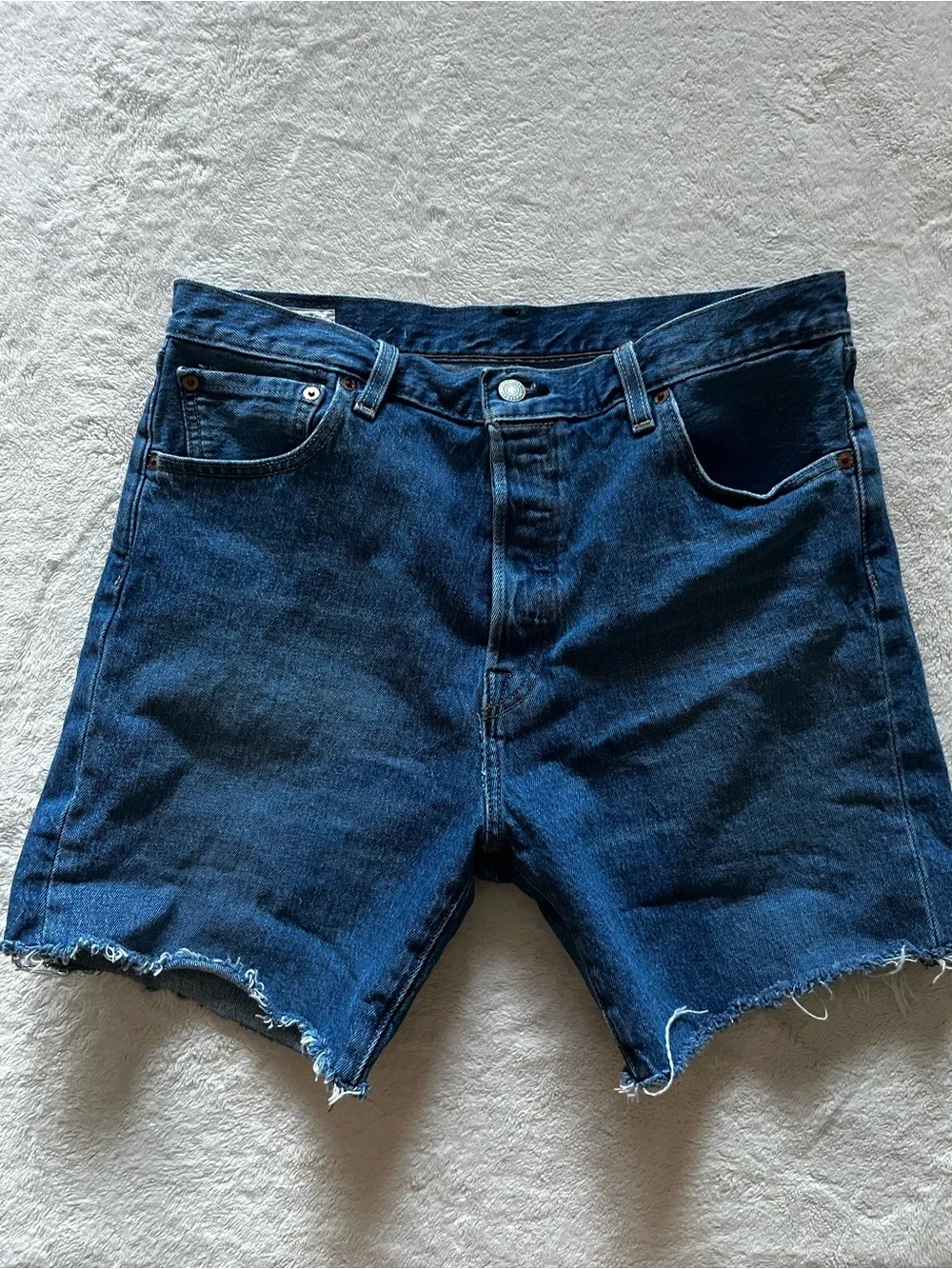 Levi’s Premium 501 ’93 Straight Men’s Denim Cutoff Shorts – W32 – Medium Wash